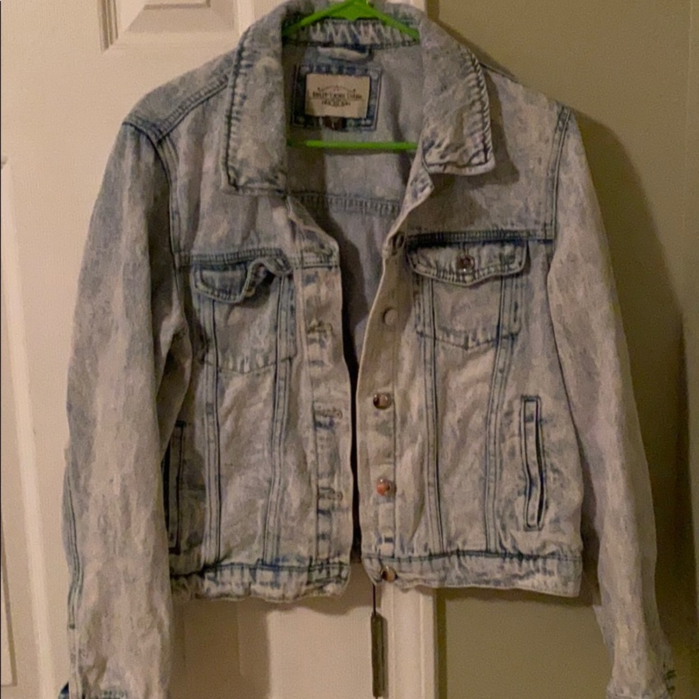 Jeans jacket great for fall size L